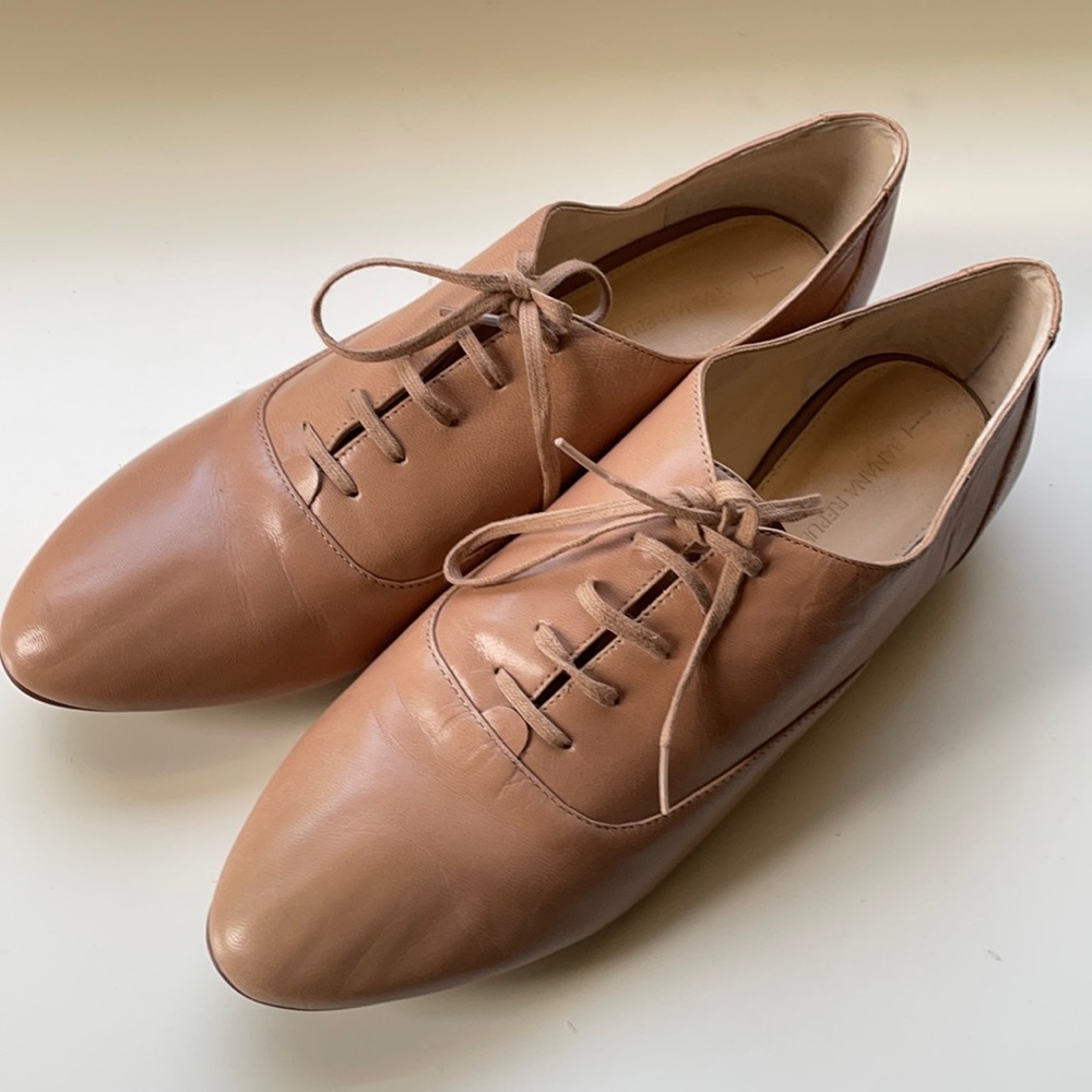 Banana republic leather shoes